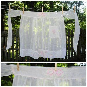 VTG White Illusion Fancy Apron w/ Rose Appliques